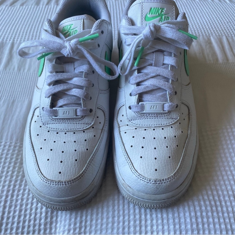 Nike Air Force 1 Shoes - Picture 3 of 3